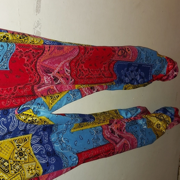 Size 3X Madrag stretchy Bandana cat suit great fit and stretch vibrant look - Picture 3 of 10